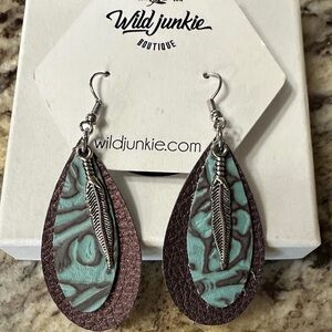 Boutique Teal & Brown Feather Teardrop Faux Earrings